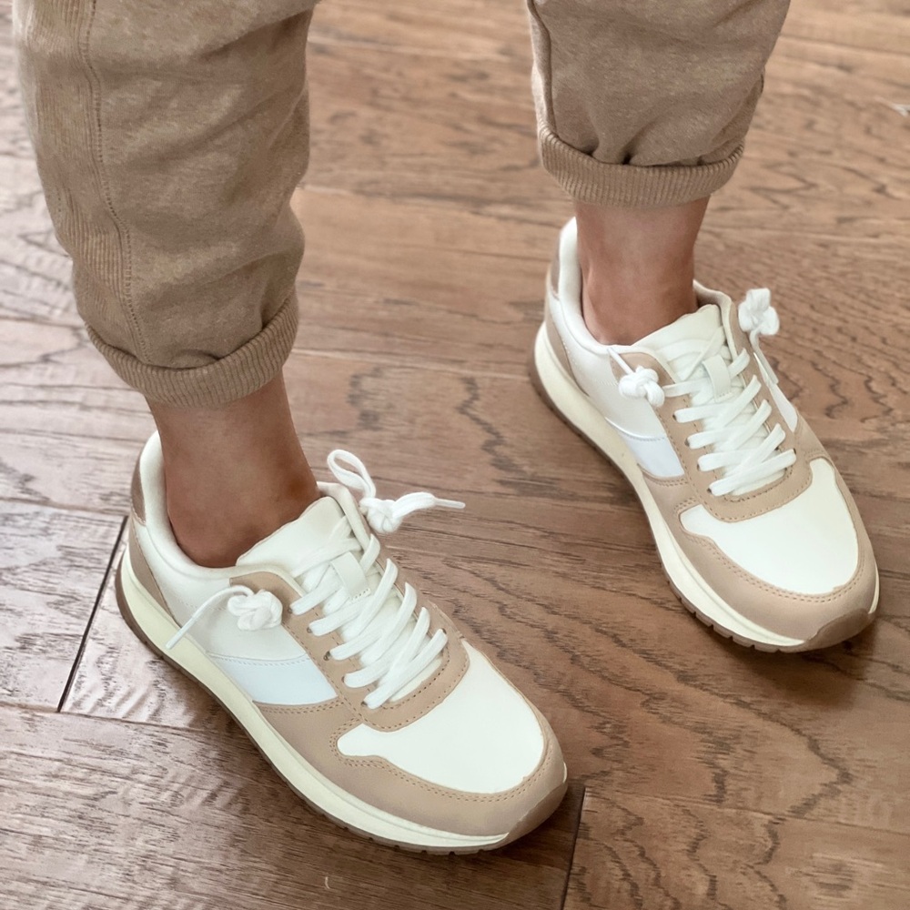 Women’s Time and Tru Memory Foam Sneakers